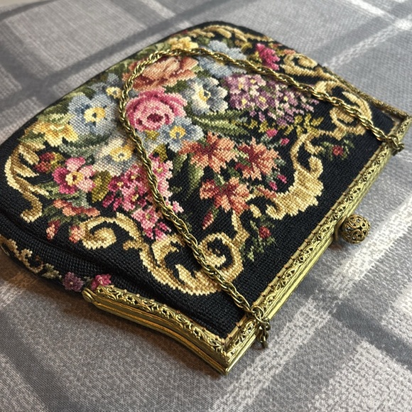 Vintage Purse Needle Point Bag Roses Embroidered Metal Carved Frame - Picture 3 of 6